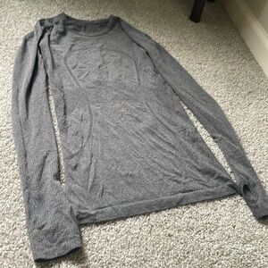 Medium grey Lululemon top vintage size 0